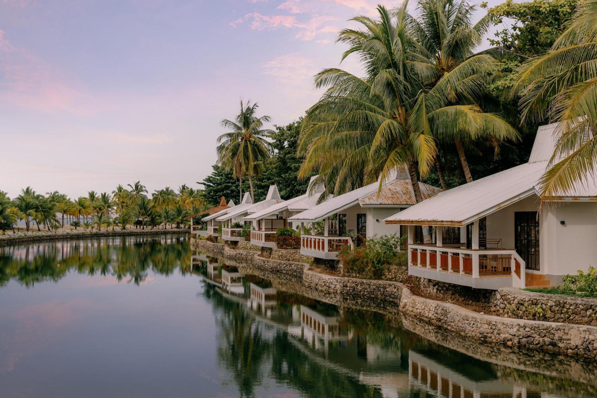 Golden Sands Destination Resorts Daanbantayan Exterior photo